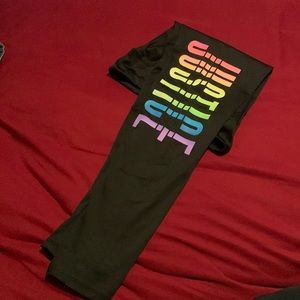 Girls leggings. CLEAN, pet/smoke free home.